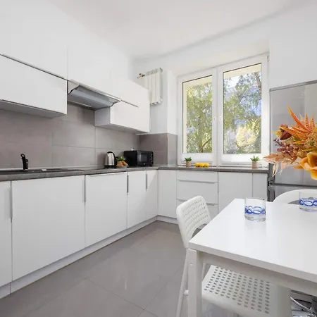 Modern In Perfect For Remote Work By Renters Варшава